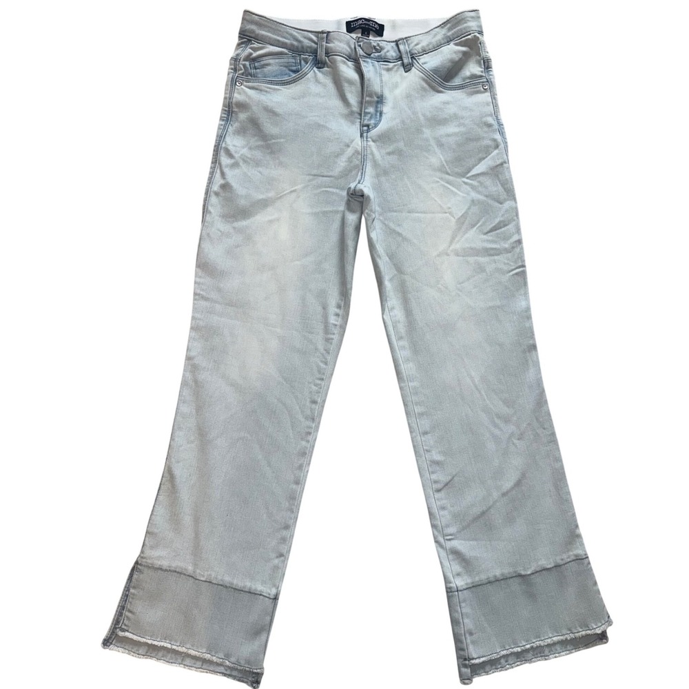 Women's Size 6‎ Wide Legged Light Wash Jeans Pre-Loved